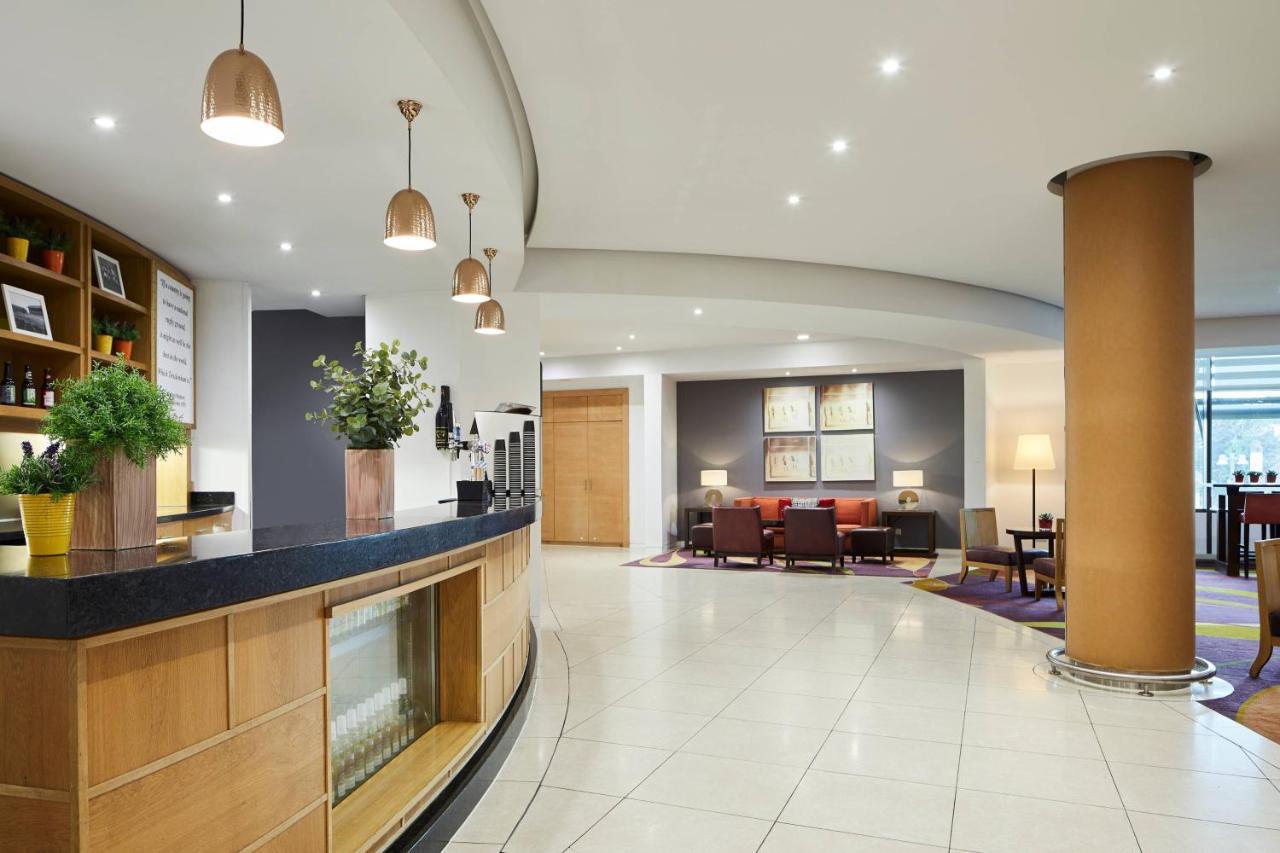 London Twickenham Stadium Hotel, A Member Of Radisson Individuals Exterior photo