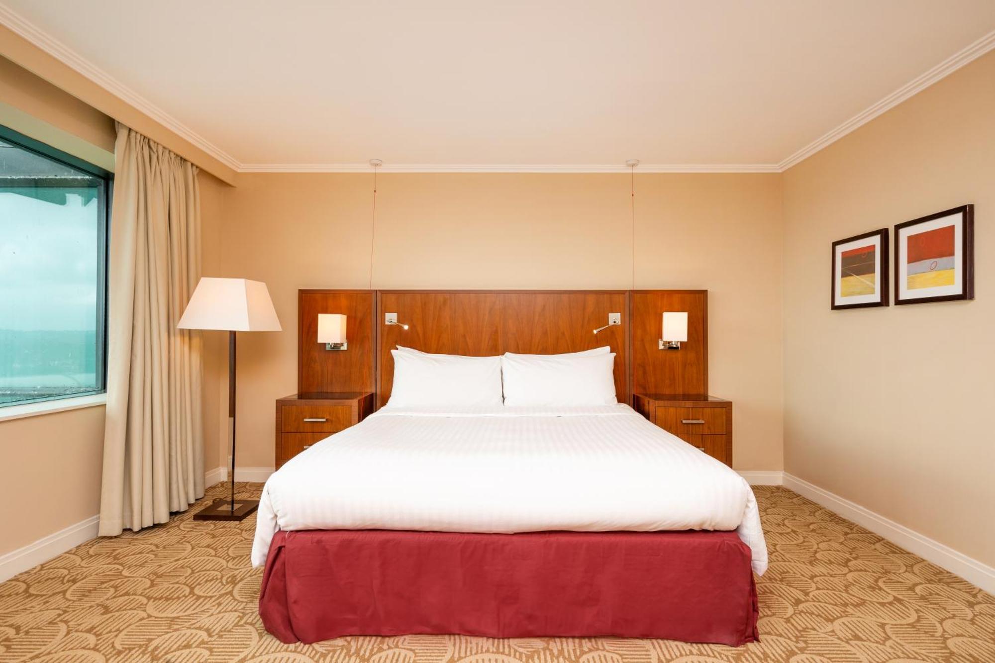 London Twickenham Stadium Hotel, A Member Of Radisson Individuals Exterior photo