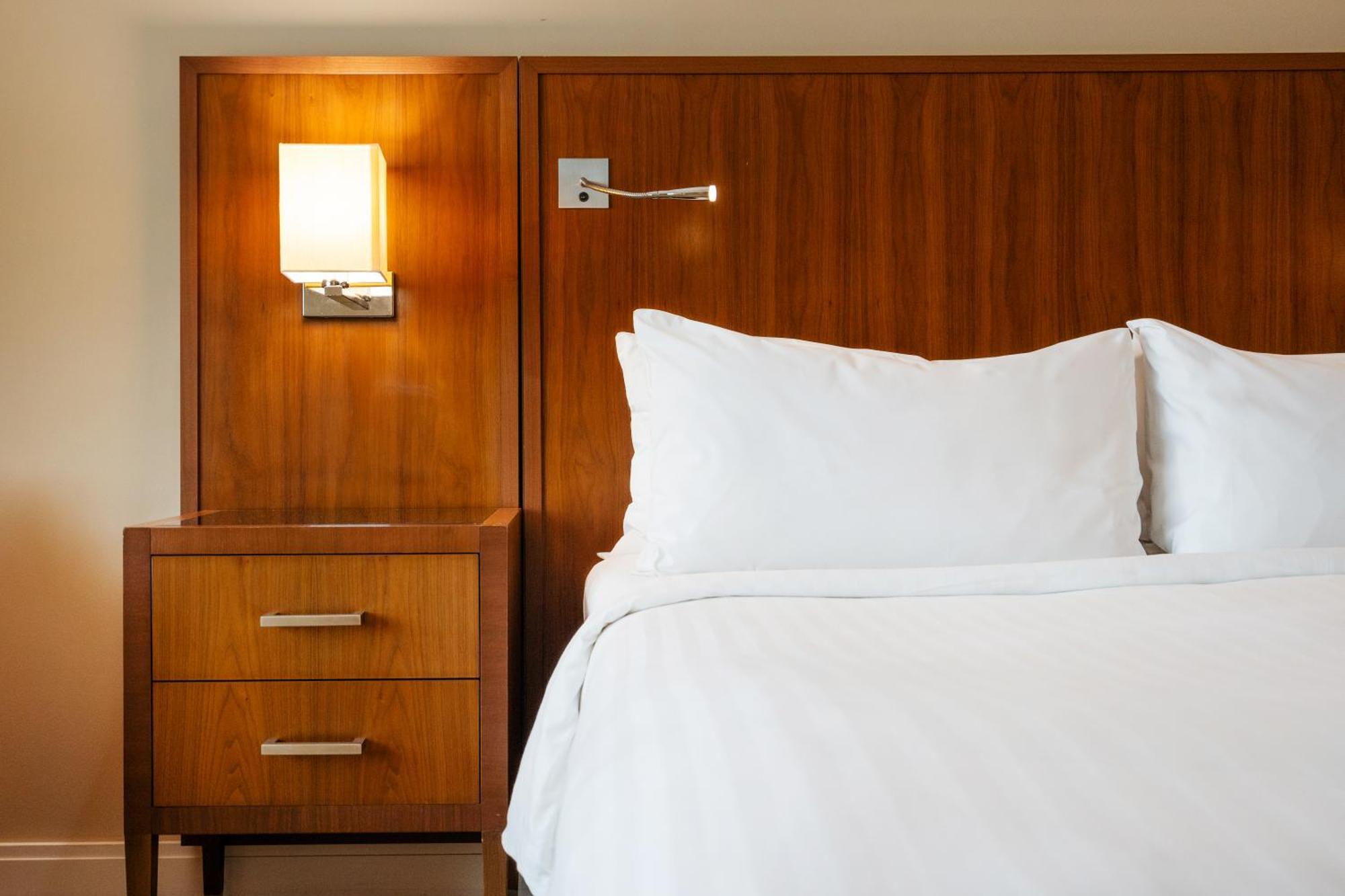 London Twickenham Stadium Hotel, A Member Of Radisson Individuals Exterior photo