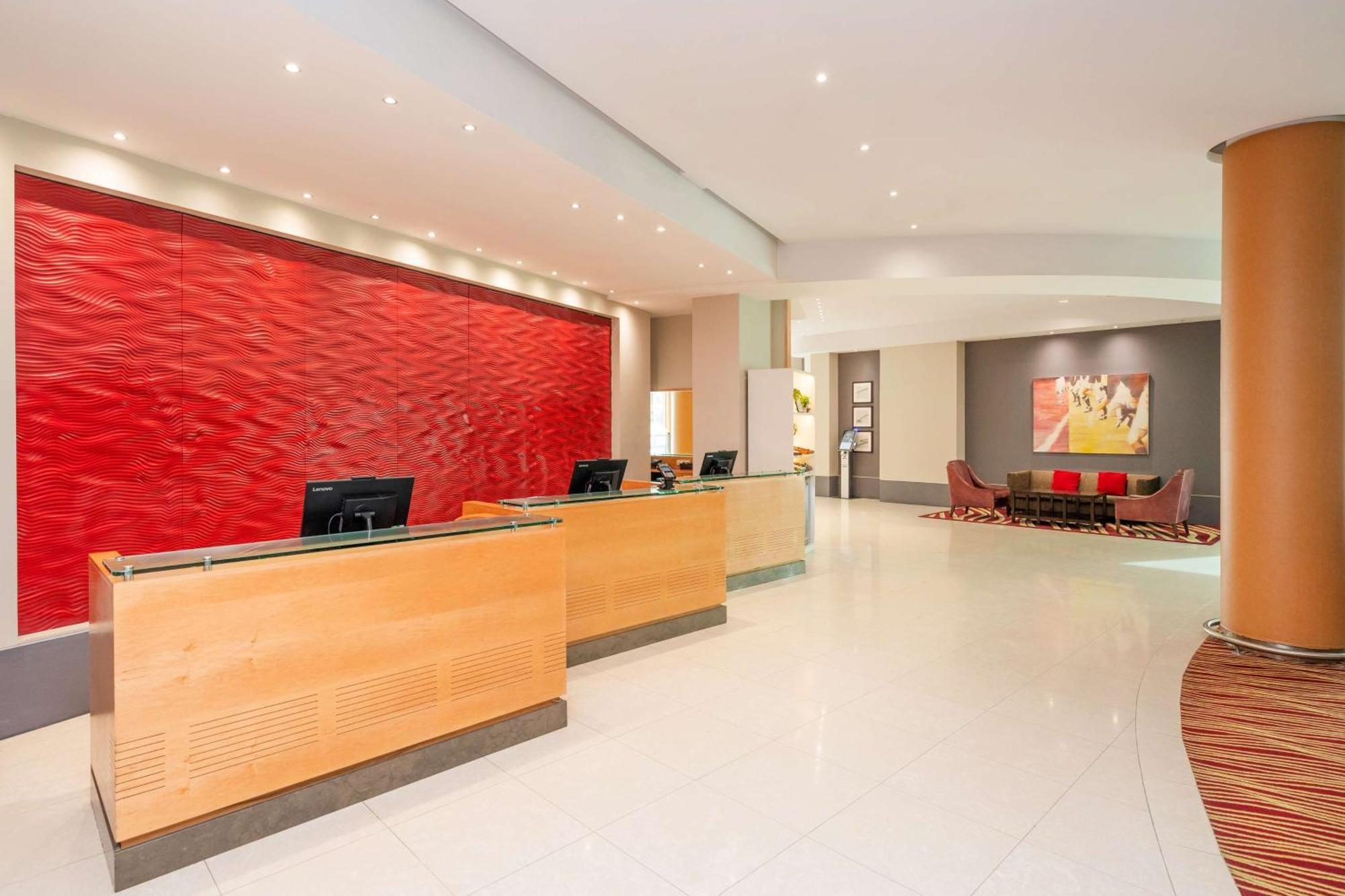 London Twickenham Stadium Hotel, A Member Of Radisson Individuals Exterior photo