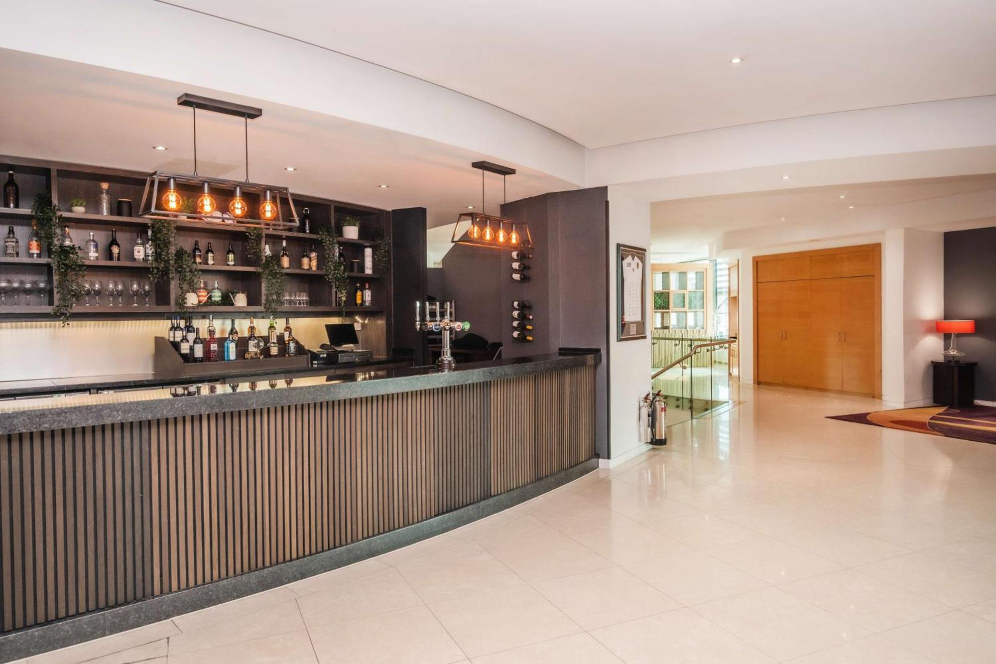 London Twickenham Stadium Hotel, A Member Of Radisson Individuals Exterior photo